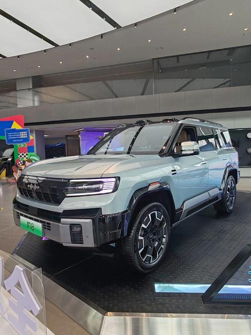 重庆308比亚迪方程豹硬派越野的爆款，英菲尼迪35周年与你共成长